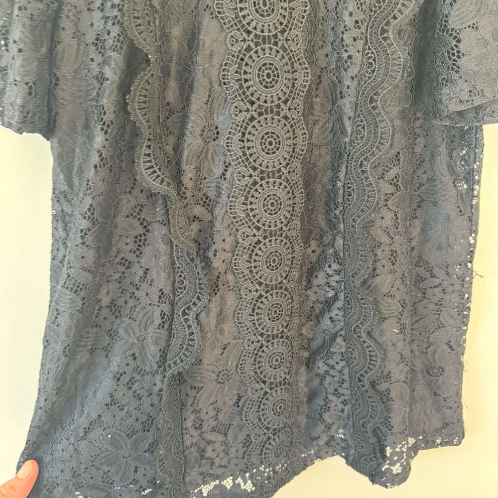 Elegant Black Lace Women's Top - Picture 7 of 7